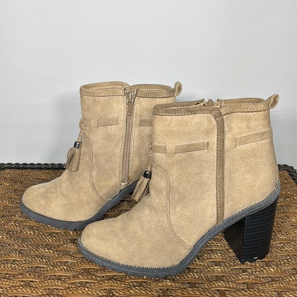 NWOT brown Jacqueline smith boots with chunky heel and  zipper on side - Picture 3 of 6